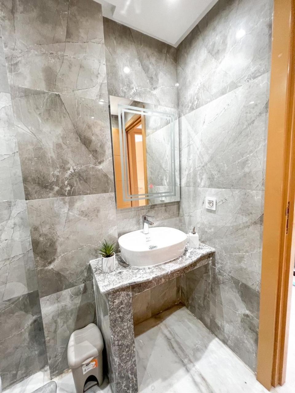 New ! Unique Equipped Flat In The Heart Of Marrakech مراكش